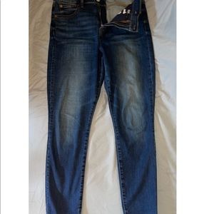 GAP Stretch Denim Jeans
Size: 10/30 Regular